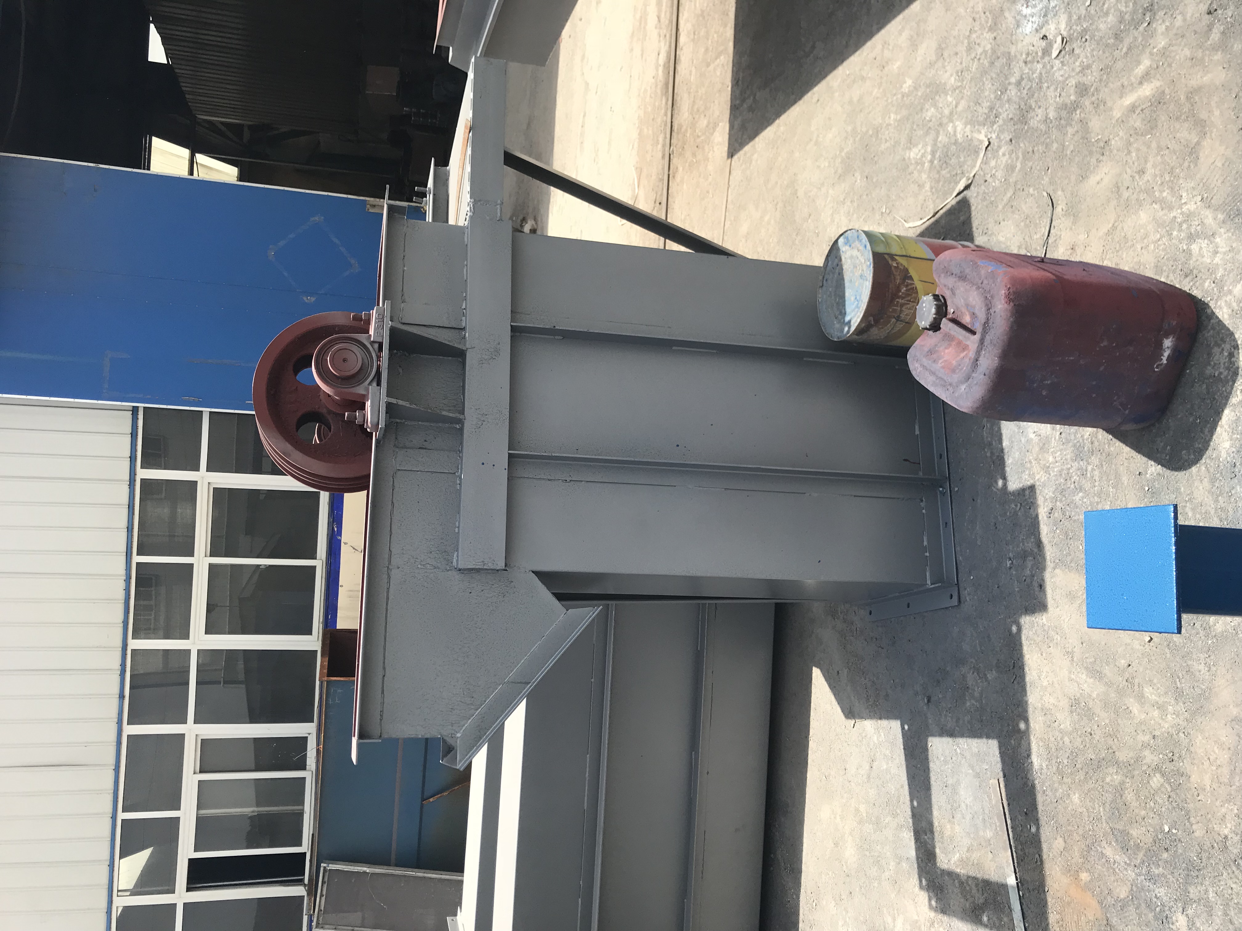 斗式提升機剎車、逆止、密封、潤滑問題都需要在設(shè)計